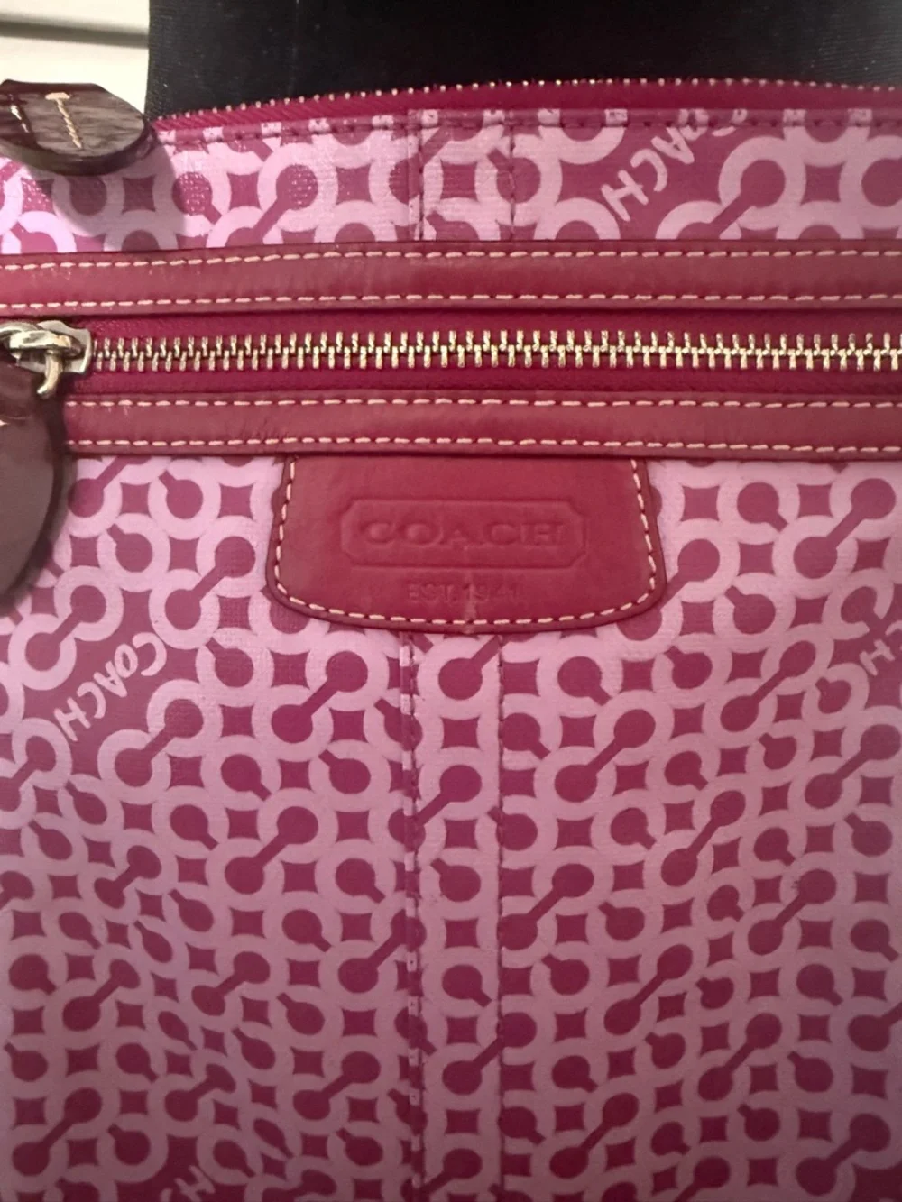 Coach 2008 Lavender logo print Crossbody in leather w/COA!! - Picture 2 of 16